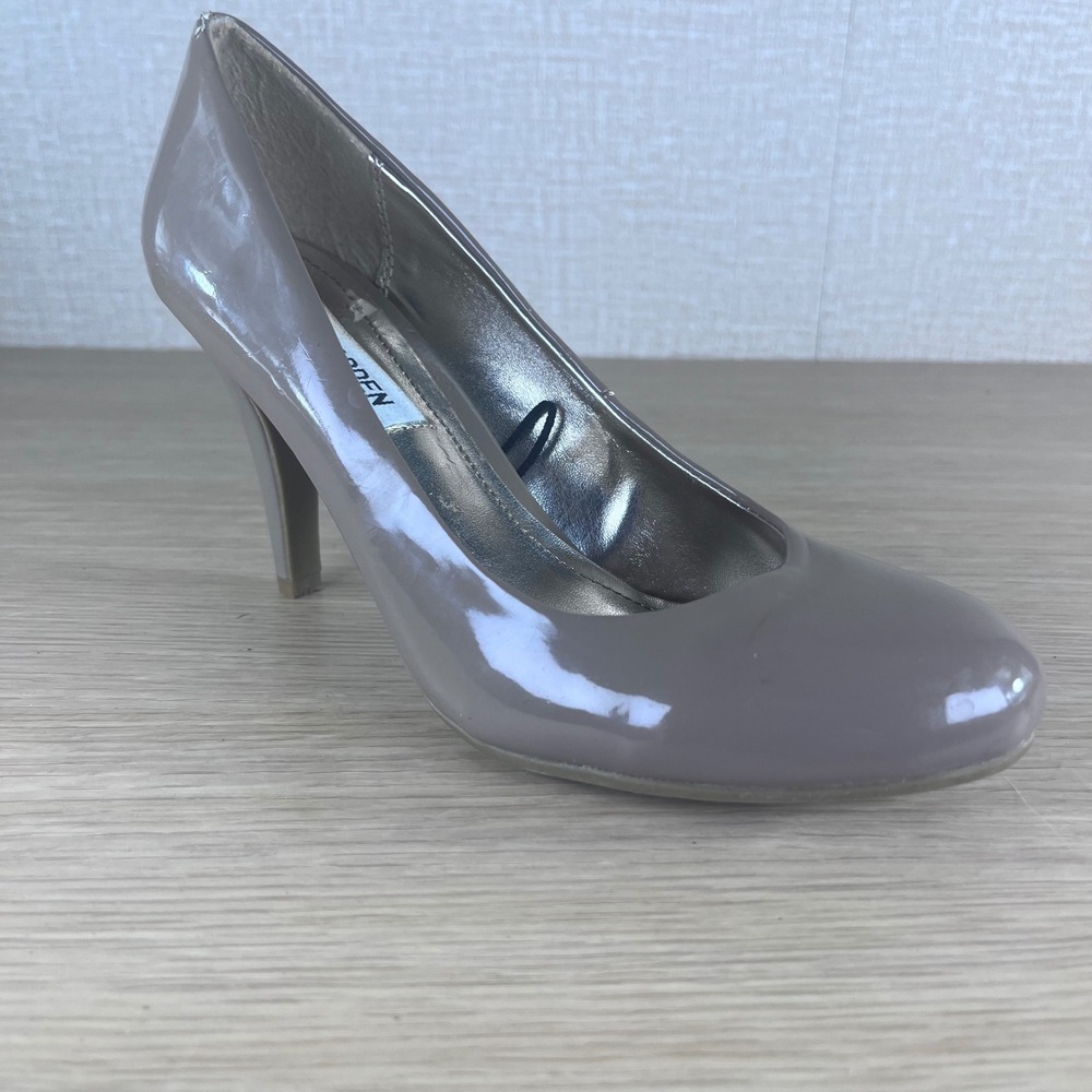 Steve Madden P-Lonny Taupe Patent Round Toe Pumps Heels Size 6.5 Nude Glossy
